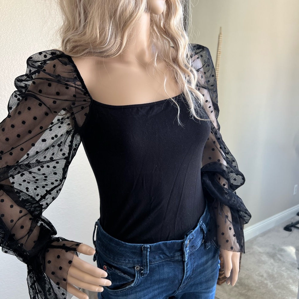 Women’s Black Lace Sleeve Bodysuit Size Medium